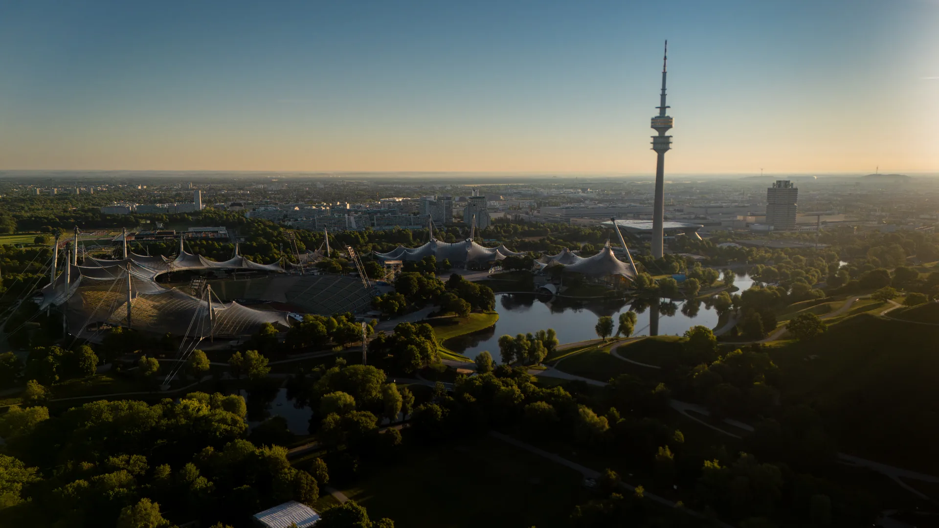 Olympiapark München bei Sonnenaufgang